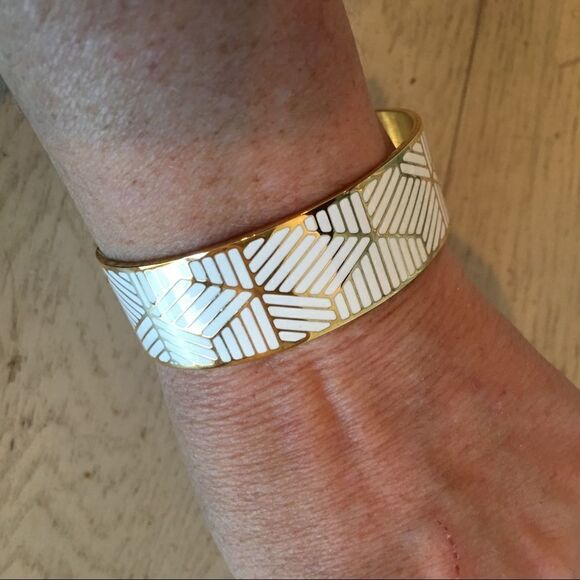 Rustic Cuff of the Month Jan 2018 - Gold Becca - Picture 3 of 6